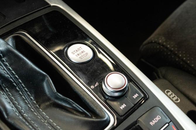 Audi A6 IV (C7) с пробегом 2012 года, цена 1 719 000 рублей, 236612 км, седан, Автокод Объявления
