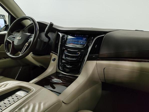 Cadillac Escalade IV с пробегом 2015 года, цена 2 999 000 рублей, 253776 км, внедорожник, Автокод Объявления