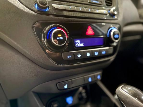 Hyundai Solaris II с пробегом 2019 года, цена 1 299 000 рублей, 147000 км, седан, Автокод Объявления