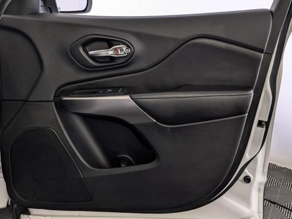 Jeep Cherokee V (KL) Рестайлинг с пробегом 2018 года, цена 2 400 000 рублей, 101850 км, внедорожник, Автокод Объявления