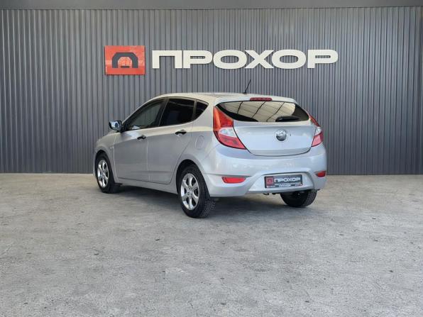 Hyundai Solaris I с пробегом 2012 года, цена 997 000 рублей, 90944 км, хэтчбек, Автокод Объявления
