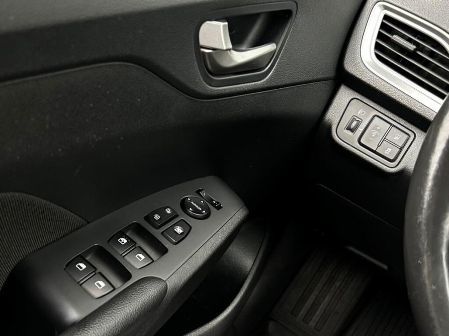 Hyundai Solaris II Санкт-Петербург  - изображение 16