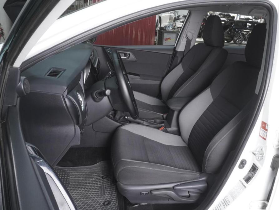 Toyota Auris II Рестайлинг Ростов-на-Дону  - изображение 10