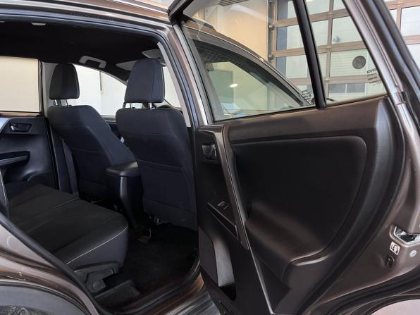 Toyota RAV4 IV (XA40) Рестайлинг с пробегом 2017 года, цена 2 911 200 рублей, 74809 км, внедорожник, Автокод Объявления