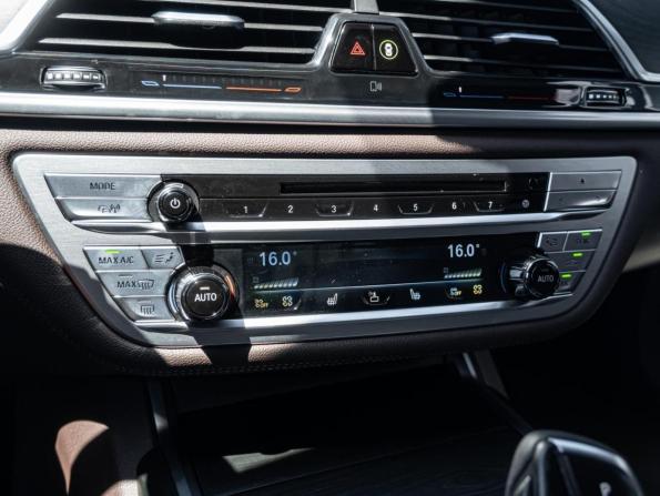 BMW 7 серии VI (G11/G12) с пробегом 2016 года, цена 3 440 000 рублей, 124694 км, седан, Автокод Объявления