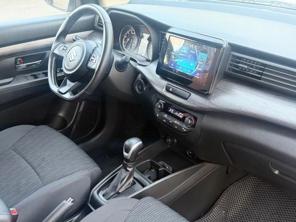 Suzuki Ertiga II с пробегом 2022 года, цена 1 699 000 рублей, 40374 км, компактвэн, Автокод Объявления