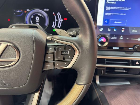 Lexus RX V с пробегом 2023 года, цена 7 700 000 рублей, 3728 км, внедорожник, Автокод Объявления