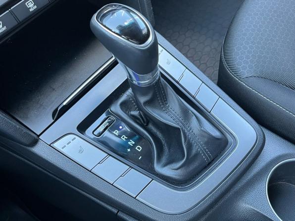 Hyundai Elantra VI (AD) с пробегом 2017 года, цена 1 259 000 рублей, 172000 км, седан, Автокод Объявления
