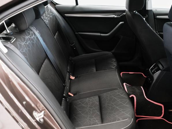 Skoda Octavia III (A7) Рестайлинг с пробегом 2019 года, цена 2 135 000 рублей, 119951 км, лифтбек, Автокод Объявления