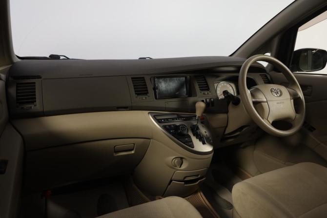 Toyota ISis I Рестайлинг с пробегом 2012 года, цена 1 449 000 рублей, 163500 км, компактвэн, Автокод Объявления