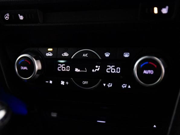 Mazda Axela III Рестайлинг с пробегом 2018 года, цена 1 500 000 рублей, 92299 км, седан, Автокод Объявления