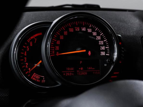 Mini Clubman II с пробегом 2016 года, цена 1 770 000 рублей, 132604 км, универсал, Автокод Объявления
