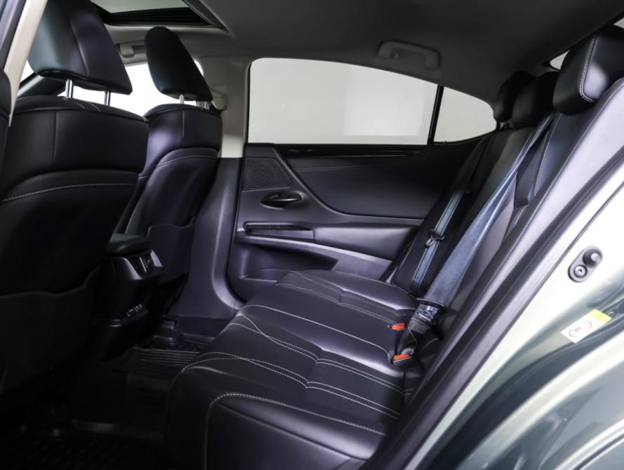 Lexus ES VII Москва  - изображение 12