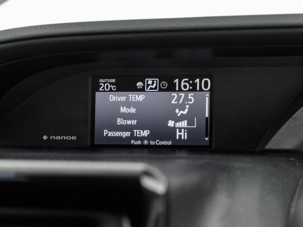 Toyota Noah III (R80) Рестайлинг с пробегом 2019 года, цена 2 469 000 рублей, 170597 км, минивэн, Автокод Объявления