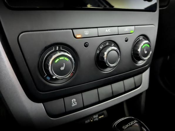 Skoda Yeti I Рестайлинг с пробегом 2017 года, цена 1 575 000 рублей, 105869 км, внедорожник, Автокод Объявления