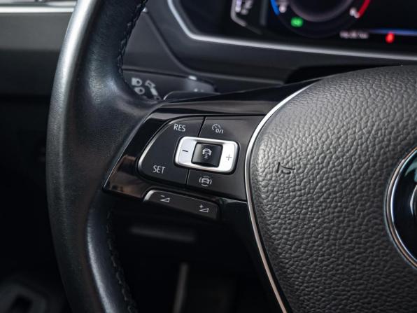 Volkswagen Tiguan II с пробегом 2019 года, цена 3 395 000 рублей, 81882 км, внедорожник, Автокод Объявления