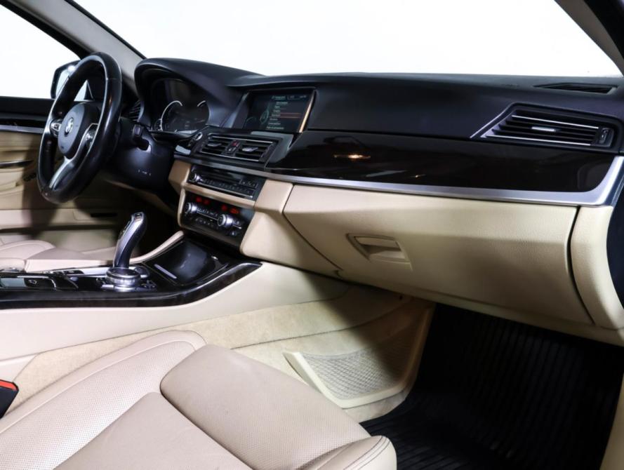 BMW 5 серии VI (F10/F11/F07) Рестайлинг Москва  - изображение 11