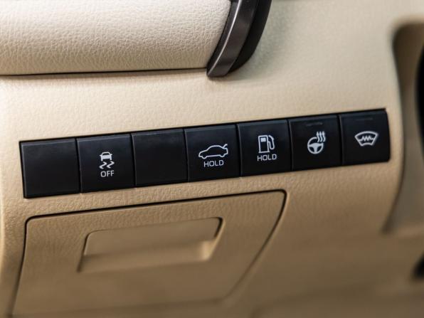 Toyota Camry VIII (XV70) Рестайлинг с пробегом 2021 года, цена 3 250 000 рублей, 55858 км, седан, Автокод Объявления
