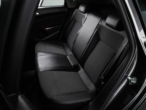 Opel Astra J с пробегом 2011 года, цена 1 070 000 рублей, 129171 км, хэтчбек, Автокод Объявления