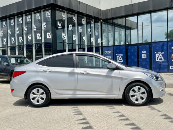 Hyundai Solaris I Рестайлинг с пробегом 2016 года, цена 917 000 рублей, 142000 км, седан, Автокод Объявления