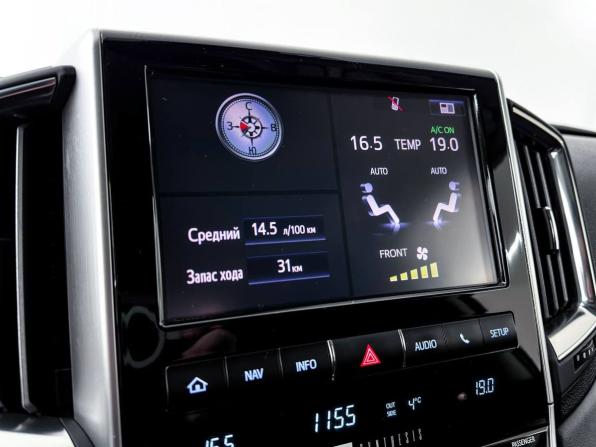 Toyota Land Cruiser 200 Series Рестайлинг 2 с пробегом 2019 года, цена 8 900 000 рублей, 84093 км, внедорожник, Автокод Объявления