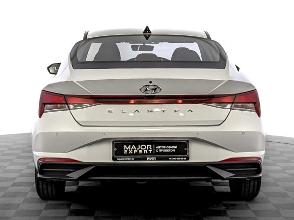 Hyundai Elantra VII (CN7) с пробегом 2022 года, цена 1 919 000 рублей, 42343 км, седан, Автокод Объявления