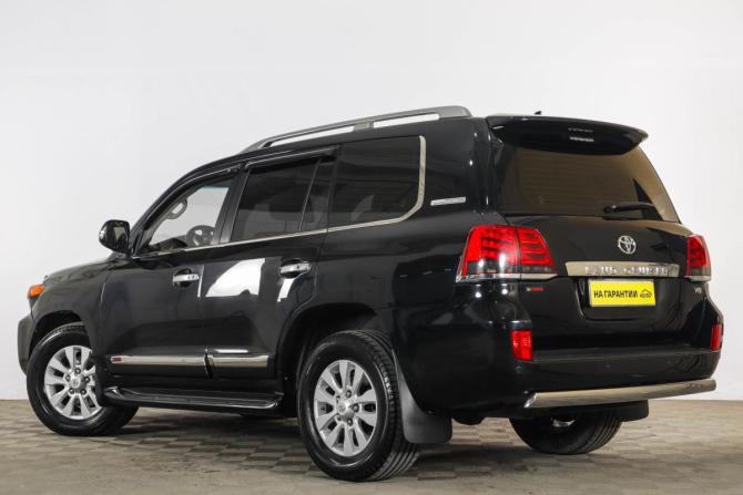 Toyota Land Cruiser 200 Series Рестайлинг 1 с пробегом 2014 года, цена 4 649 000 рублей, 228731 км, внедорожник, Автокод Объявления
