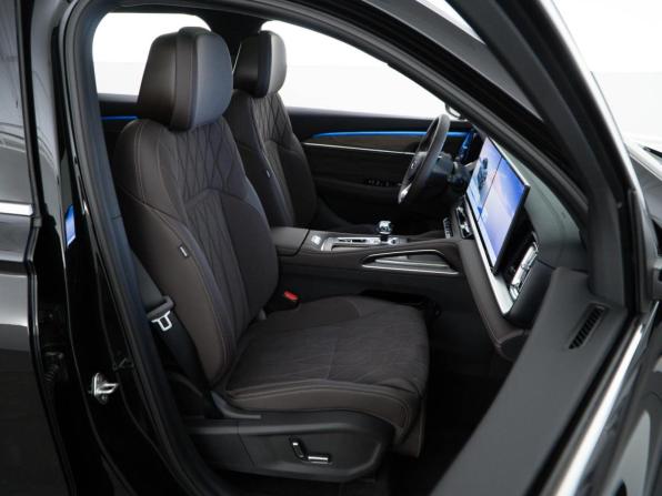 Geely Monjaro I Рестайлинг 2 с пробегом 2026 года, цена 4 558 888 рублей, 28 км, внедорожник, Автокод Объявления