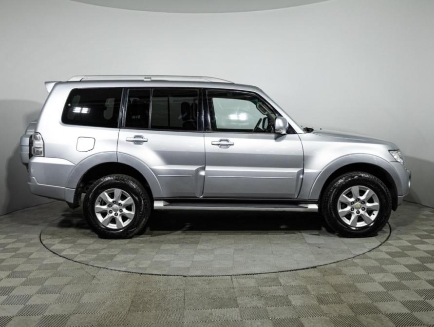 Mitsubishi Pajero IV Рестайлинг 1 Санкт-Петербург  - изображение 4