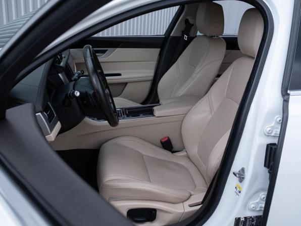 Jaguar XF II с пробегом 2016 года, цена 1 999 000 рублей, 197220 км, седан, Автокод Объявления