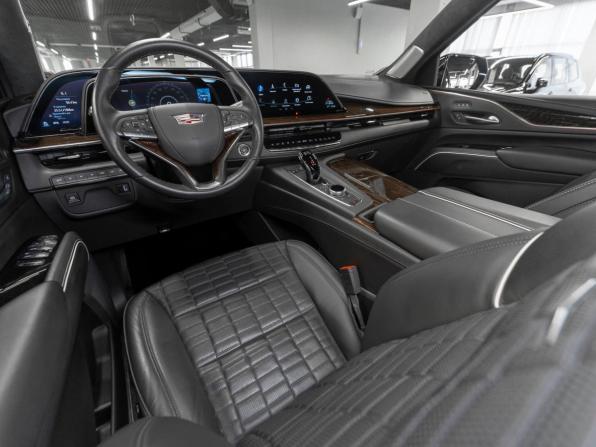 Cadillac Escalade V с пробегом 2023 года, цена 12 400 000 рублей, 17973 км, внедорожник, Автокод Объявления