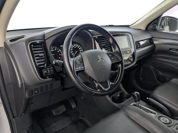 Mitsubishi Outlander III Рестайлинг 2 с пробегом 2015 года, цена 1 735 000 рублей, 158255 км, внедорожник, Автокод Объявления