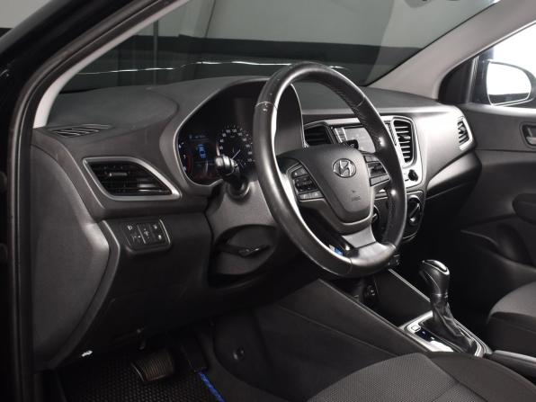 Hyundai Solaris II с пробегом 2017 года, цена 1 199 999 рублей, 175183 км, седан, Автокод Объявления