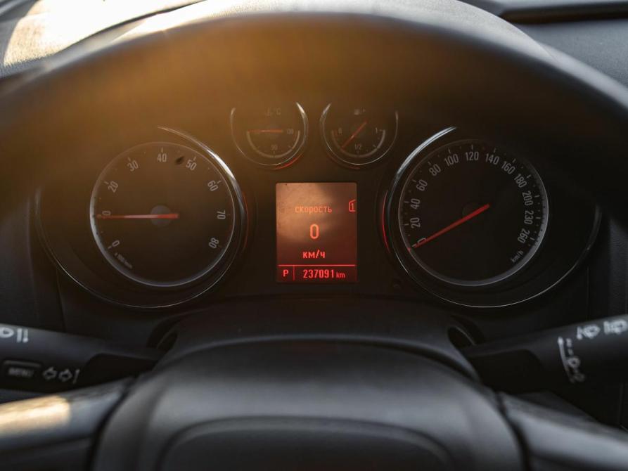 Opel Astra J Рестайлинг Санкт-Петербург  - изображение 5