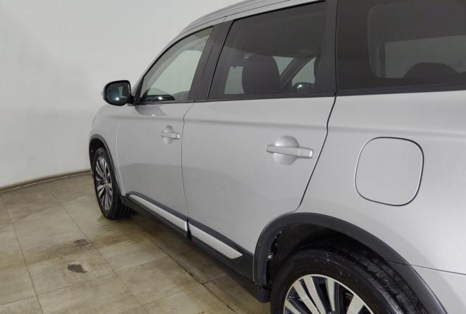 Mitsubishi Outlander III Рестайлинг 3 с пробегом 2019 года, цена 1 900 000 рублей, 205000 км, внедорожник, Автокод Объявления