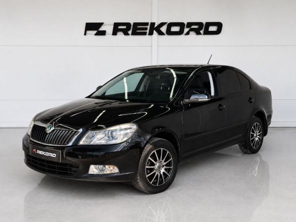 Skoda Octavia II (A5) Рестайлинг с пробегом 2012 года, цена 1 079 000 рублей, 127000 км, лифтбек, Автокод Объявления