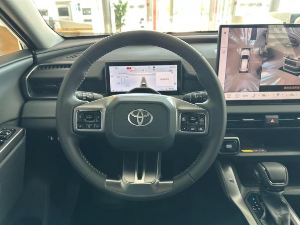 Toyota RAV4 VI (XA60) с пробегом 2026 года, цена 4 250 000 рублей, 7 км, внедорожник, Автокод Объявления