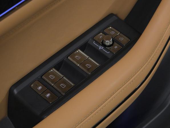 Lynk &amp; Co 09 с пробегом 2022 года, цена 4 199 000 рублей, 84154 км, внедорожник, Автокод Объявления