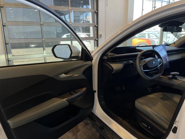 Changan Lamore с пробегом 2023 года, цена 1 950 000 рублей, 33208 км, седан, Автокод Объявления