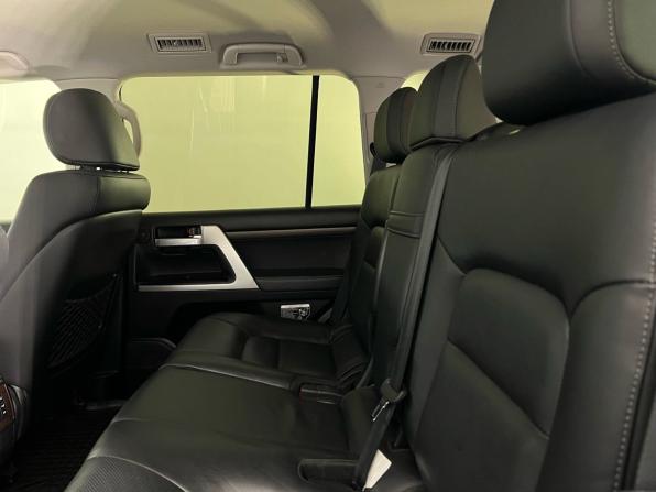 Toyota Land Cruiser 200 Series Рестайлинг 2 с пробегом 2017 года, цена 6 599 000 рублей, 87000 км, внедорожник, Автокод Объявления