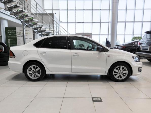 Volkswagen Polo V Рестайлинг с пробегом 2017 года, цена 1 399 000 рублей, 98273 км, седан, Автокод Объявления