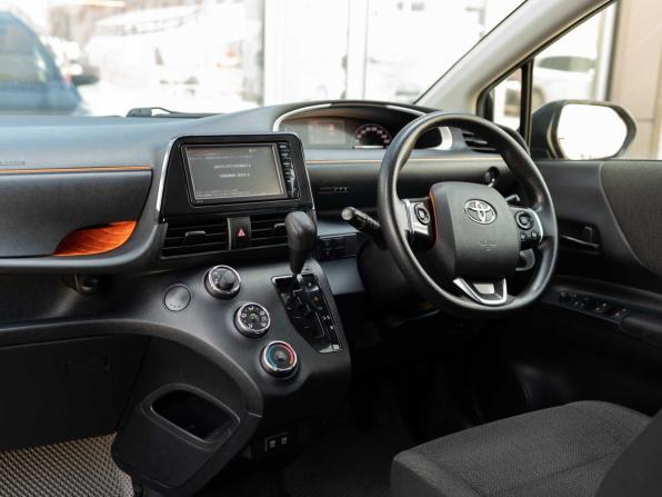 Toyota Sienta II Рестайлинг с пробегом 2019 года, цена 1 470 000 рублей, 125993 км, компактвэн, Автокод Объявления