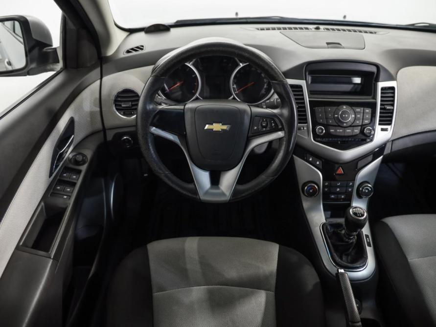 Chevrolet Cruze I Рестайлинг Санкт-Петербург  - изображение 11