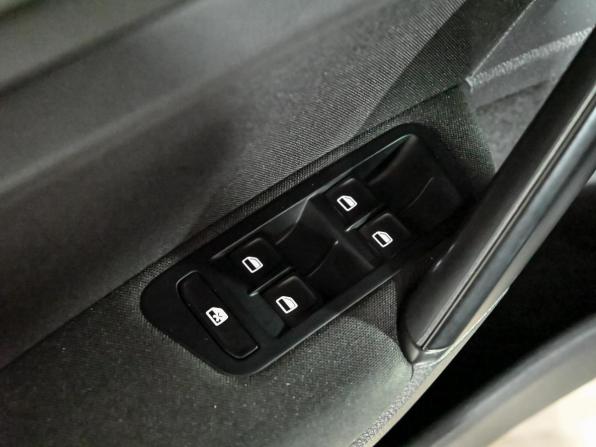 Volkswagen Golf VII с пробегом 2014 года, цена 1 345 000 рублей, 171197 км, хэтчбек, Автокод Объявления