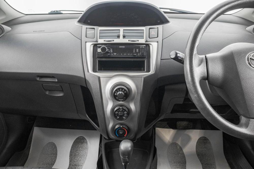 Toyota Vitz II (XP90) Барнаул  - изображение 16
