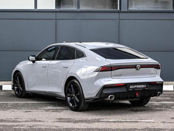 Changan UNI-V I с пробегом 2024 года, цена 2 339 000 рублей, 8016 км, лифтбек, Автокод Объявления