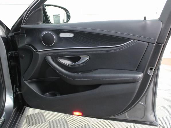 Mercedes-Benz E-Класс V (W213 S213 C238) Рестайлинг с пробегом 2021 года, цена 4 340 000 рублей, 111158 км, седан, Автокод Объявления