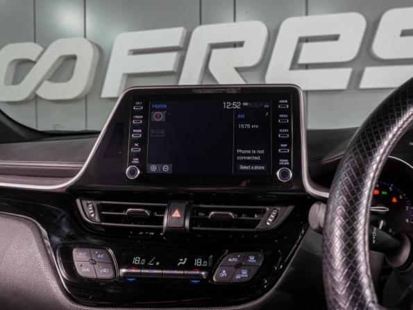 Toyota C-HR I Рестайлинг с пробегом 2020 года, цена 2 349 000 рублей, 110661 км, внедорожник, Автокод Объявления