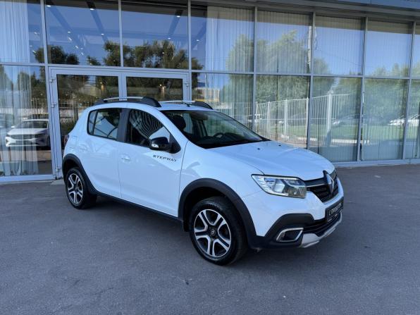 Renault Sandero II Рестайлинг с пробегом 2022 года, цена 1 600 000 рублей, 24728 км, хэтчбек, Автокод Объявления