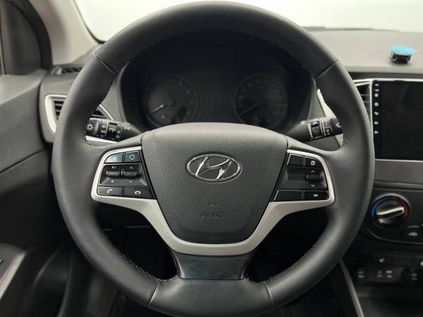 Hyundai Solaris II с пробегом 2017 года, цена 1 099 900 рублей, 169900 км, седан, Автокод Объявления